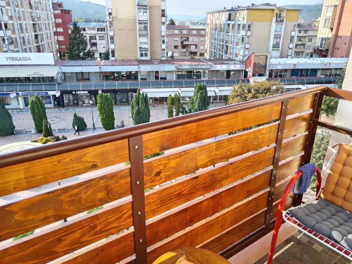 Red Square Apartment Pirot Bagian luar foto