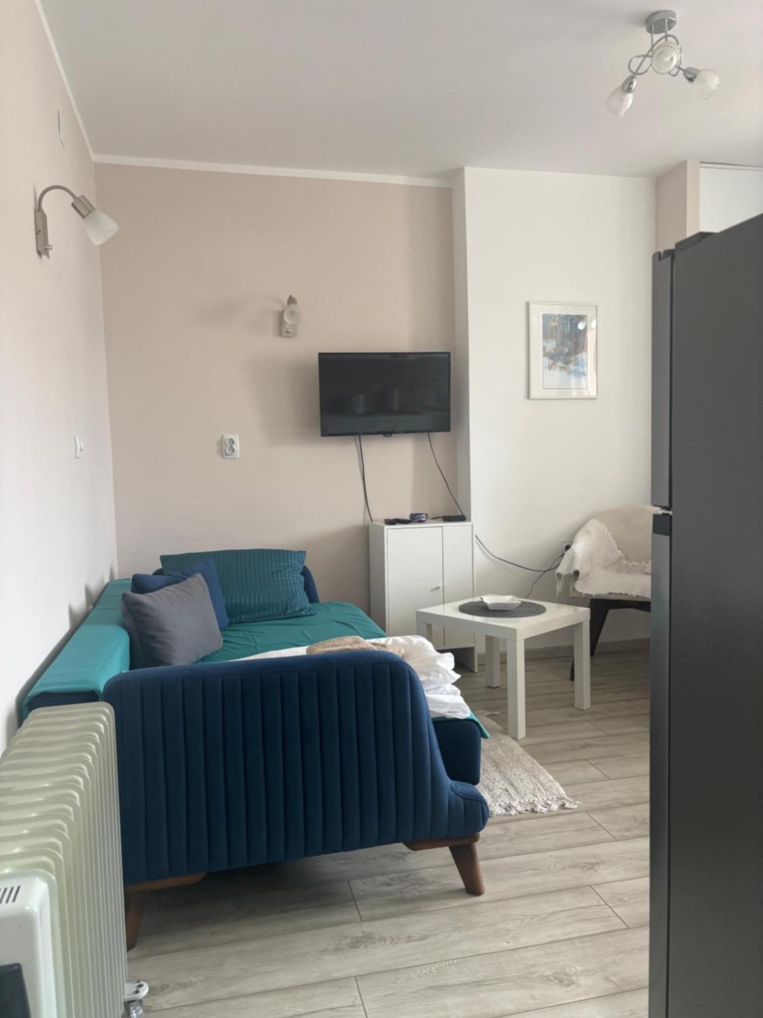 Red Square Apartment Pirot Bagian luar foto